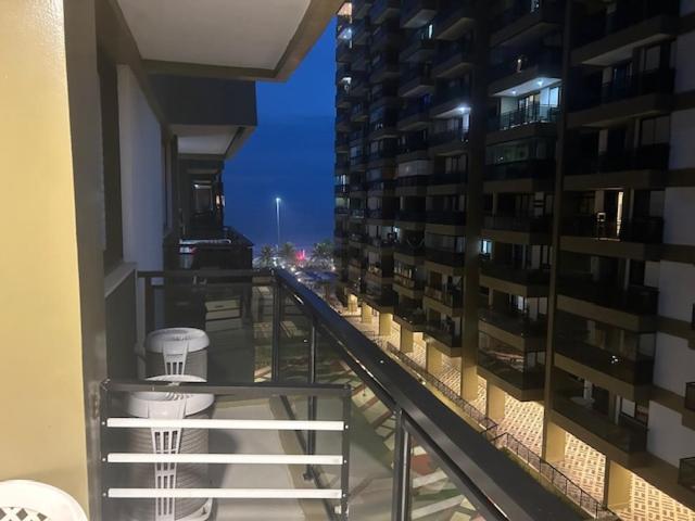 Lindo Apto No Barrabela, Todo Equipado, Com Arcondicionados Split Novos No Quarto E Na Sala, Limpissimo, Cheiroso, Novinho, Condominio Em Frente A Praia, Com Piscina Aquecida, Sauna, Quadra, Academia, Lavanderia, Salao De Beleza, Restaurantes, Mercad Рио-де-Жанейро Экстерьер фото